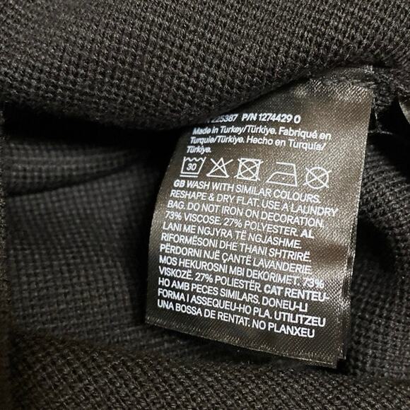 H&M Womens Black Beaded Pearl Buttons Long Sleeve Cardigan Sweater Top Size XS - Picture 5 of 5